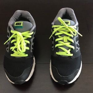 Boys size 5 1/2 Nike sneakers